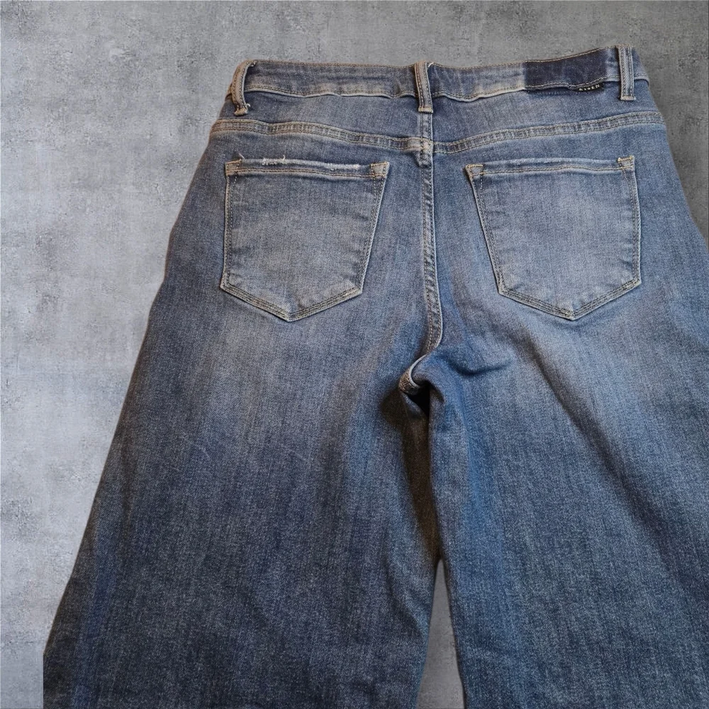 Stylish Light Blue Women's Flare Jeans - Picture 11 of 12